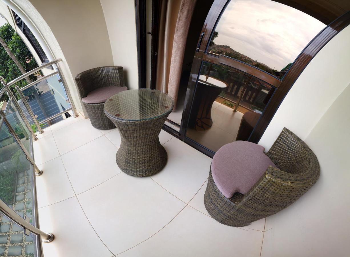 Eric Wilkins Apartments Lubowa Экстерьер фото