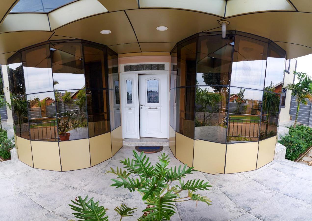 Eric Wilkins Apartments Lubowa Экстерьер фото
